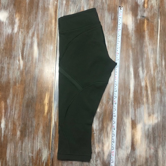 Lululemon Cool To Street Crop mesh gator green size 4 leggings capri crops - Picture 8 of 16